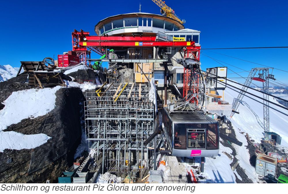 Nyd en udsigt uden lige i restauranten Piz Gloria, der roterer 360 grader, og med sine store vinduer giver en ekseptionel panoramaudsigt - ikke mærkeligt lokationen er brugt i James Bond